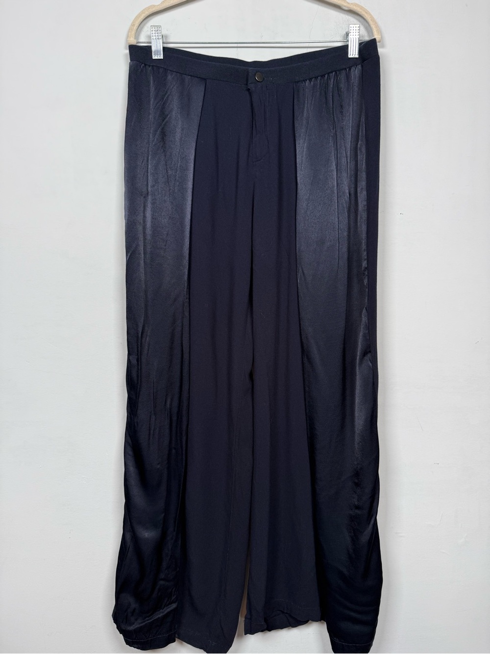 Soft Surroundings Rue De Luxe Wide Leg Pants Navy Satin Accent size M - Picture 2 of 13